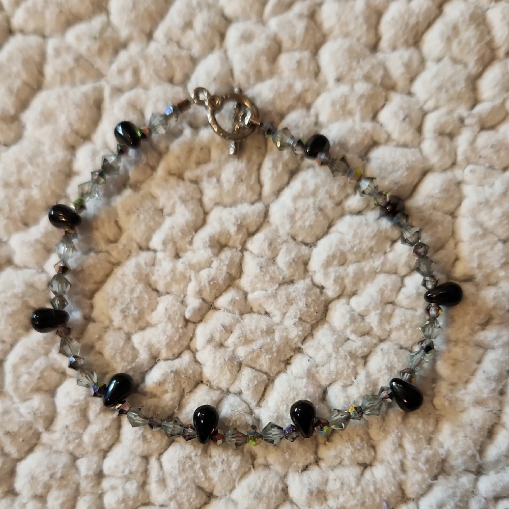 Irredecent Silver And Black Tear Drop Beaded Loop Bracelet Handmade Whimsigoth